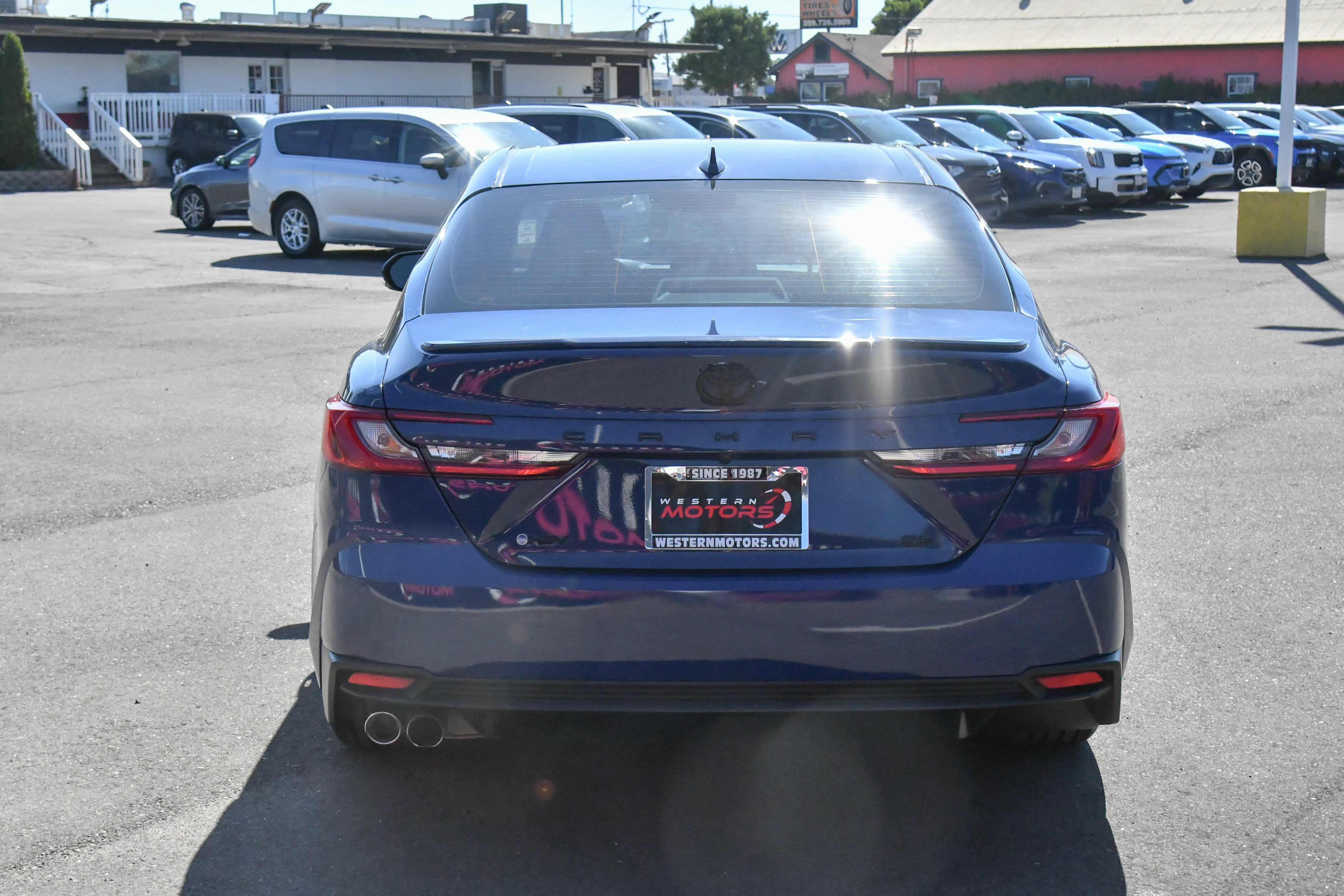 Used 2025 Toyota Camry SE w/ Convenience Package FWD image 7