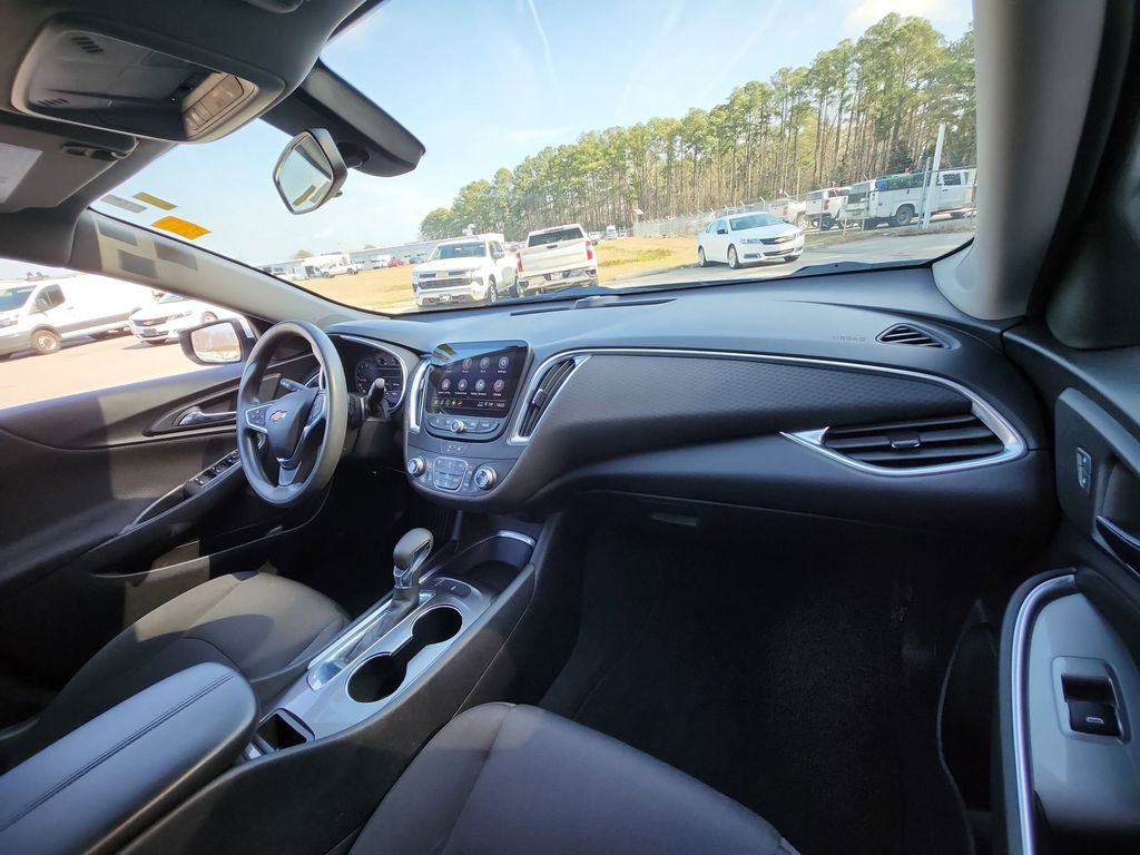 Certified 2021 Chevrolet Malibu LT image 32