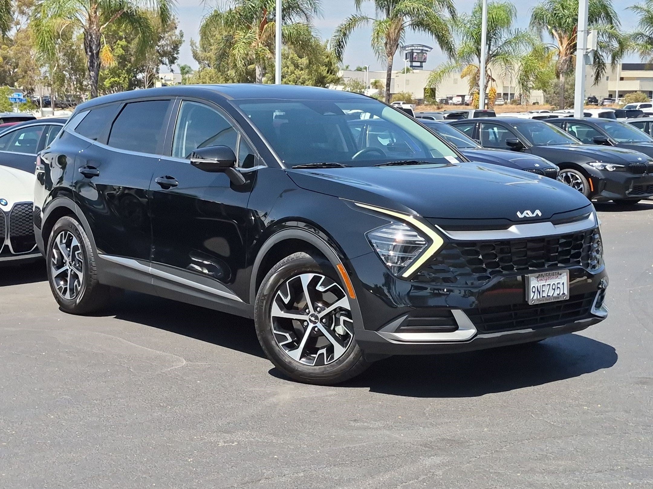 Used 2024 Kia Sportage EX FWD image 2
