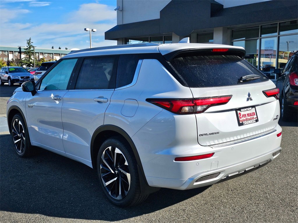 New 2025 Mitsubishi Outlander SEL image 4