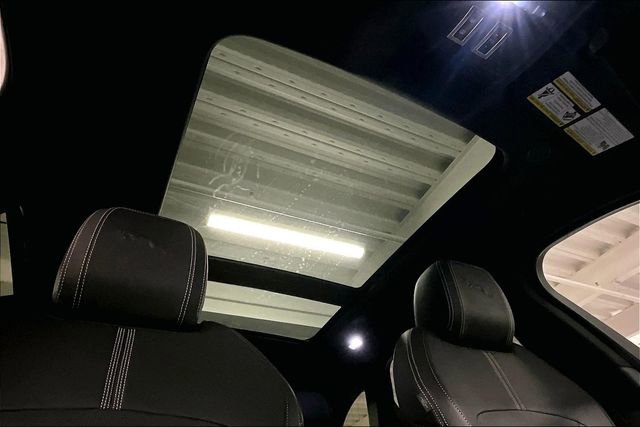 Certified 2025 Jaguar F-PACE R-Dynamic S image 30