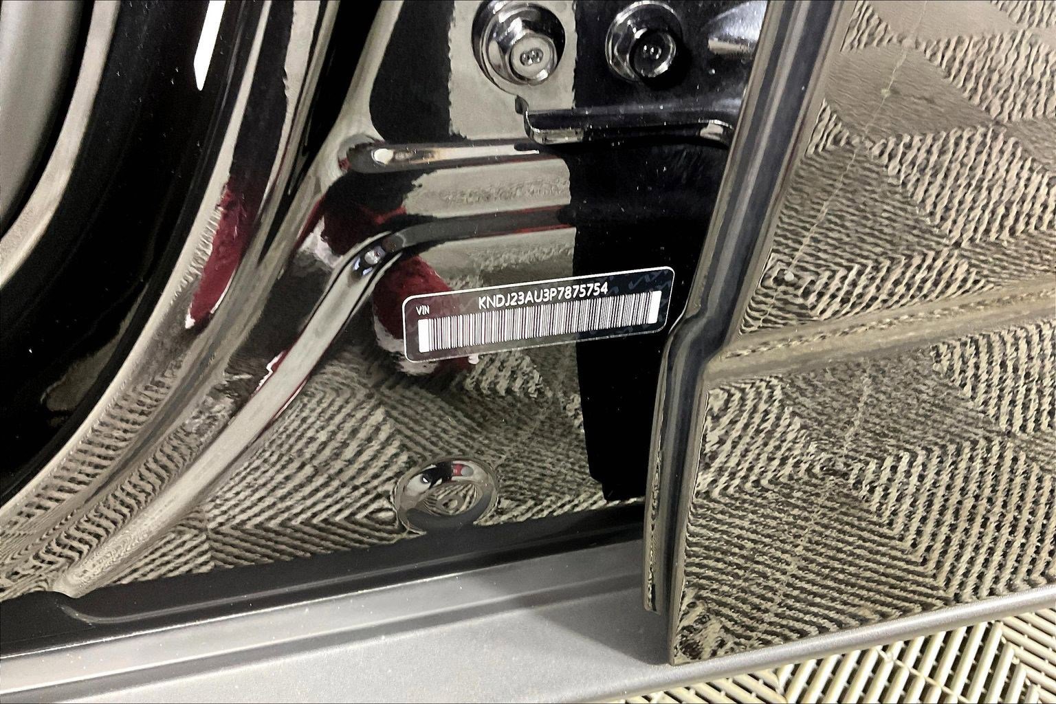 Used 2023 Kia Soul LX FWD image 18