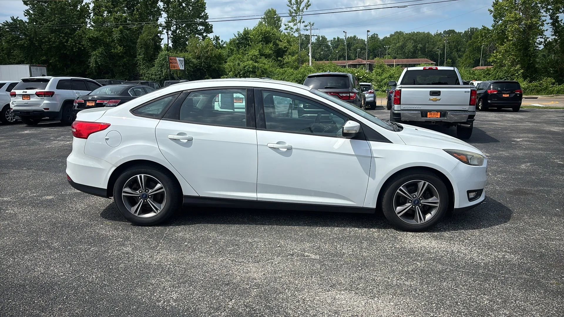 Used 2017 Ford Focus SE FWD image 6