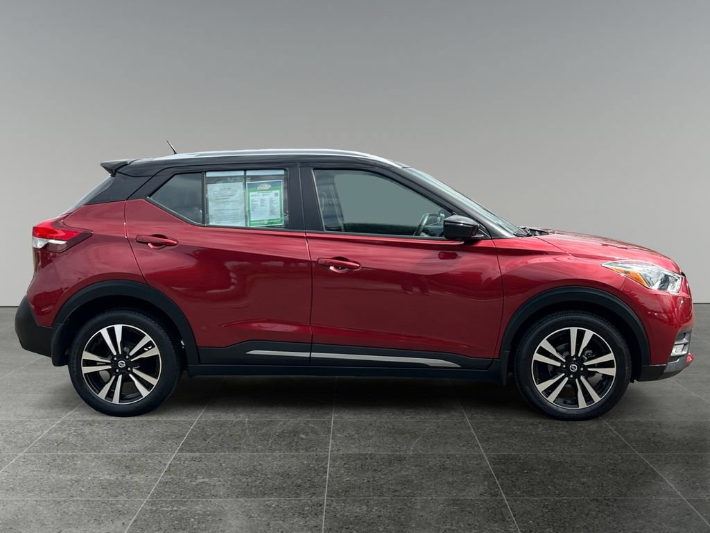 Used 2019 Nissan Kicks SR w/ SR Premium Package FWD image 9
