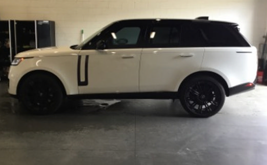 Used 2025 Land Rover Range Rover SE AWD/4WD image 5
