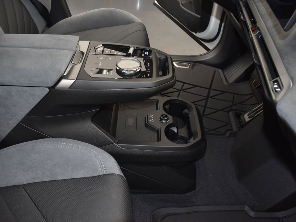 New 2026 BMW iX xDrive60 w/ M Sport Package image 28
