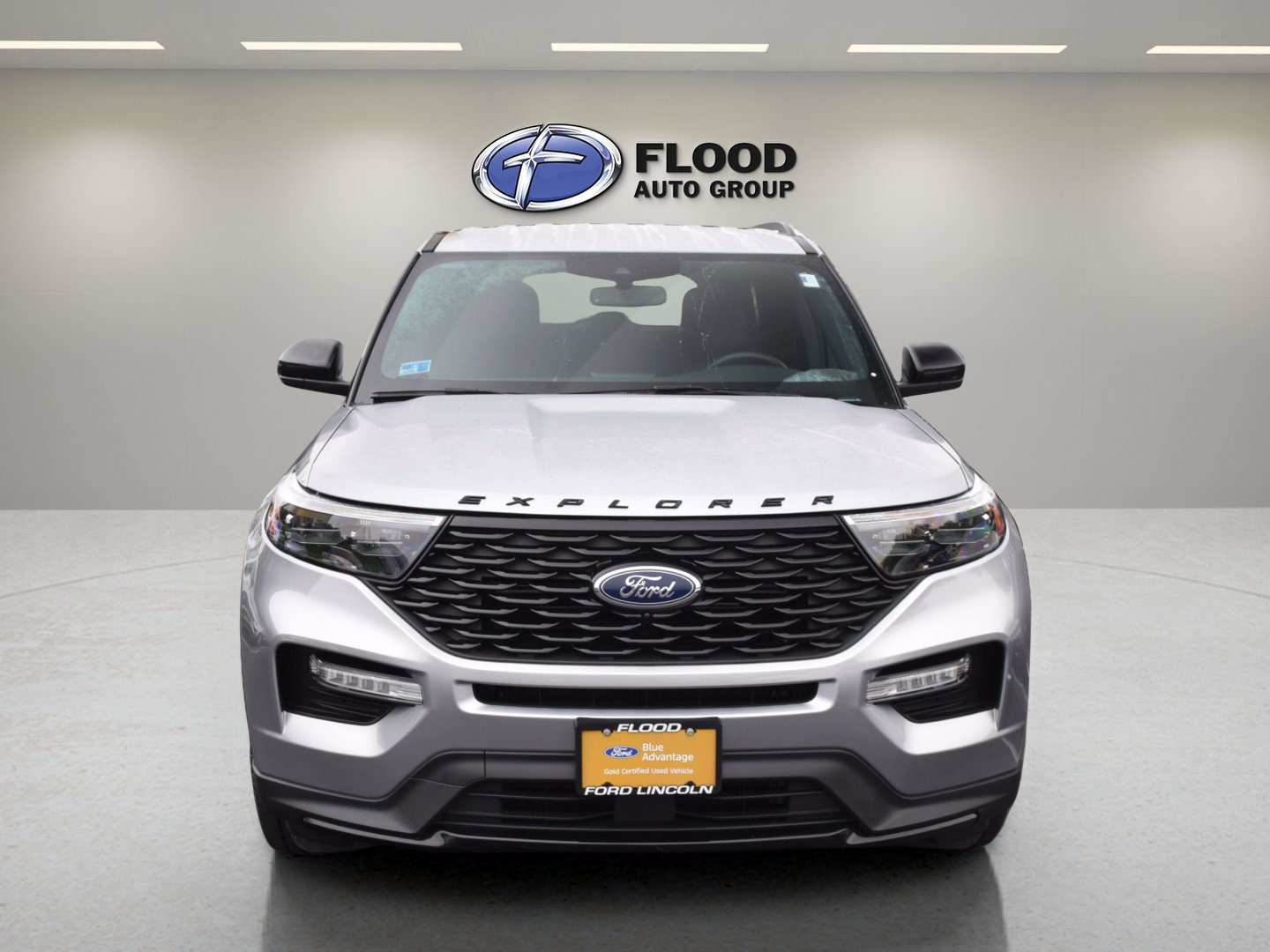 Certified 2023 Ford Explorer ST-Line AWD/4WD image 2