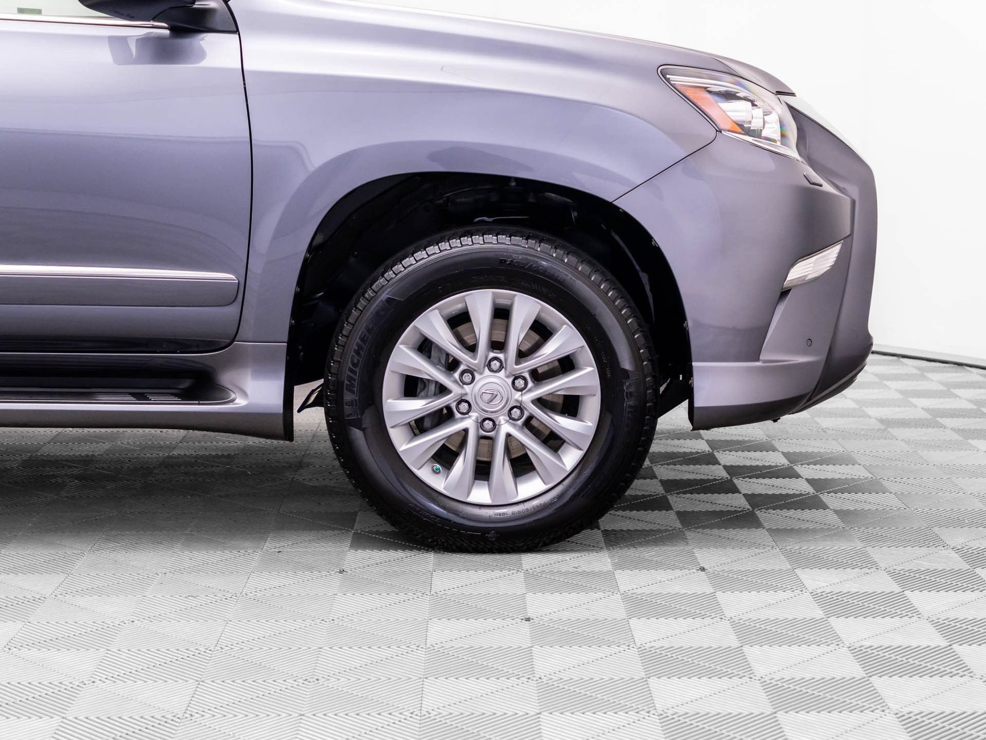 Used 2019 Lexus GX 460 Premium w/ Premium Package AWD/4WD image 36