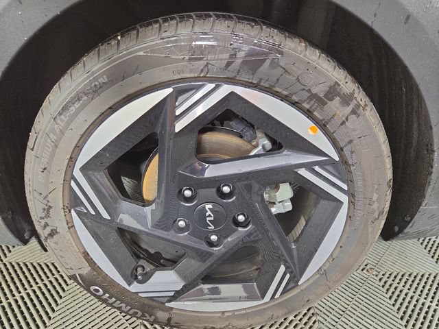 Certified 2025 Kia K4 EX FWD image 10