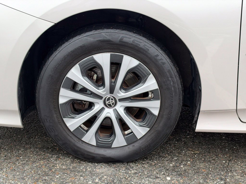 Used 2021 Toyota Prius Prime LE FWD image 3
