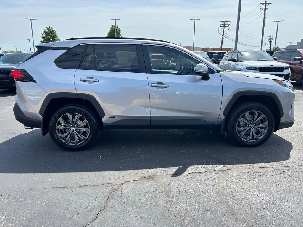 Used 2023 Toyota RAV4 XLE Premium AWD/4WD image 8