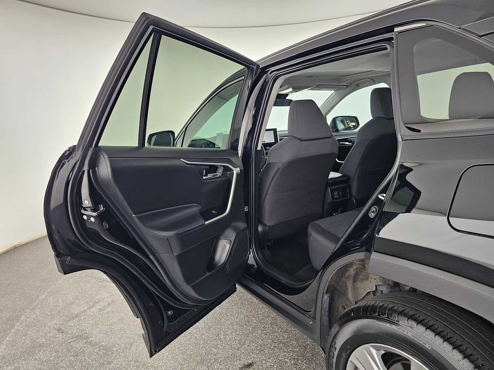 Used 2024 Toyota RAV4 XLE w/ Convenience Package image 16