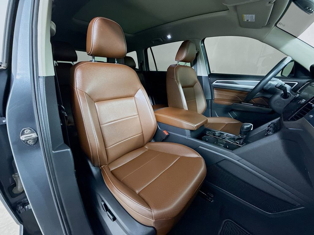 Used 2023 Volkswagen Atlas SEL R-Line image 30