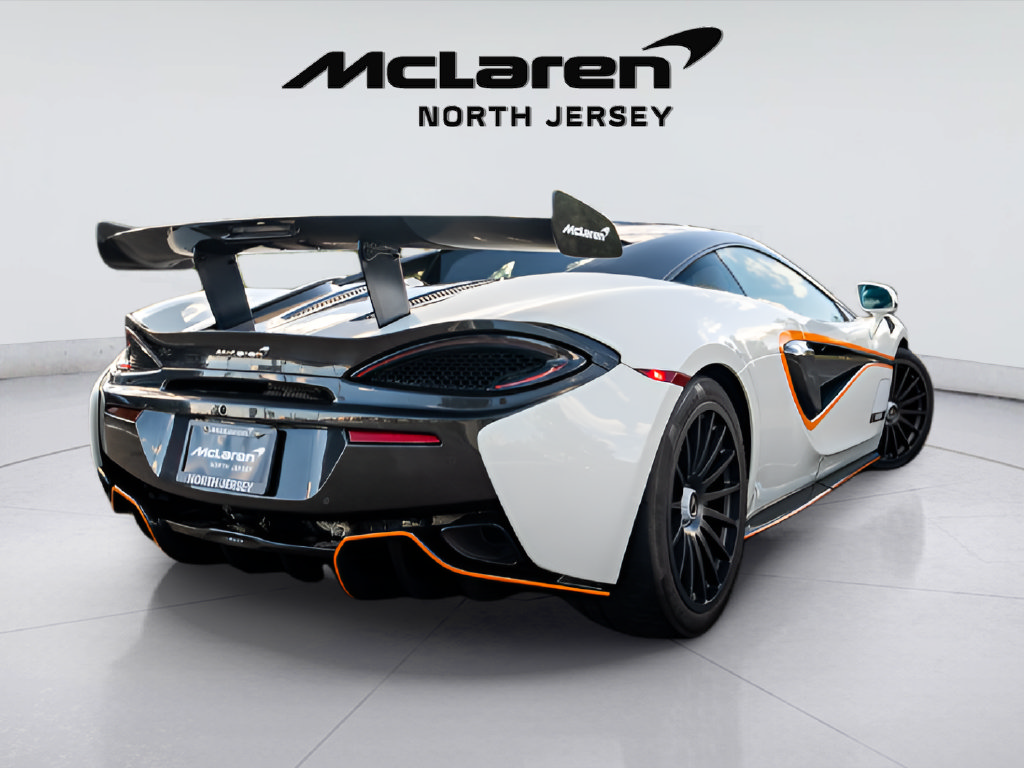 Used 2020 McLaren 620R RWD image 9
