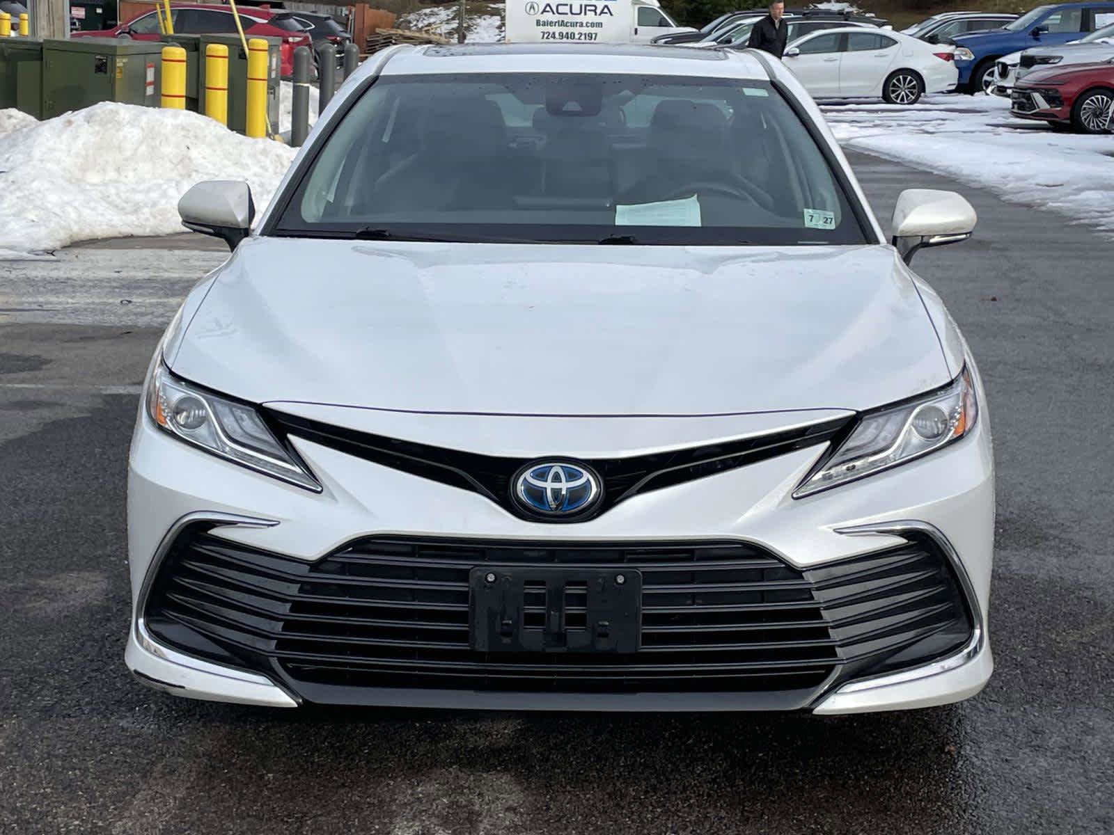Used 2022 Toyota Camry XLE w/ Navigation Upgrade Package FWD image 9