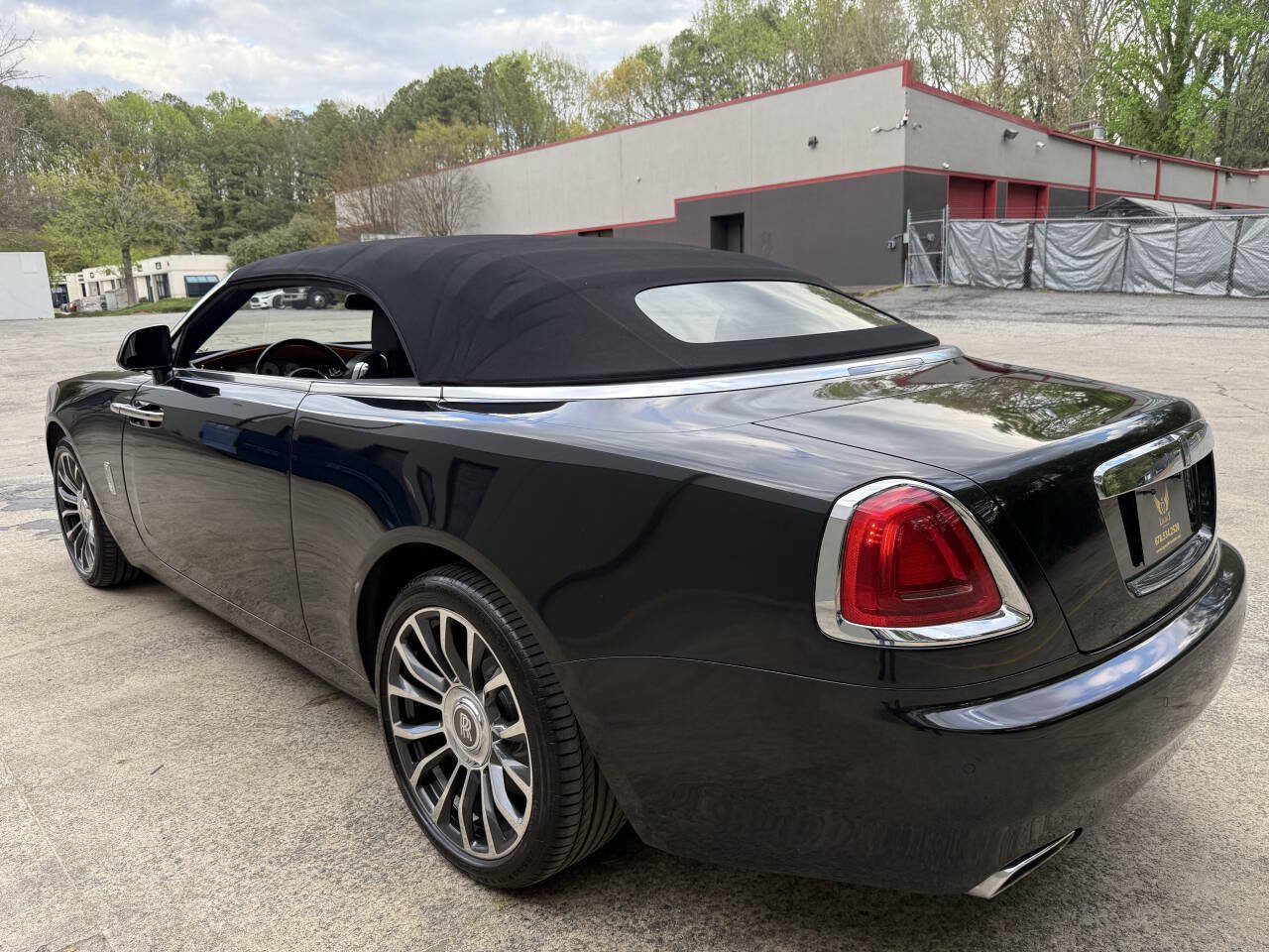 Used 2018 Rolls-Royce Dawn RWD image 56