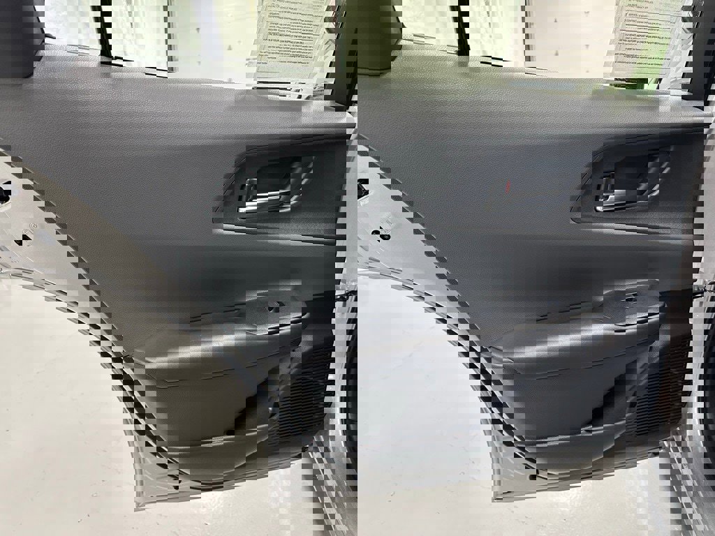 Used 2025 Toyota Prius XLE image 45