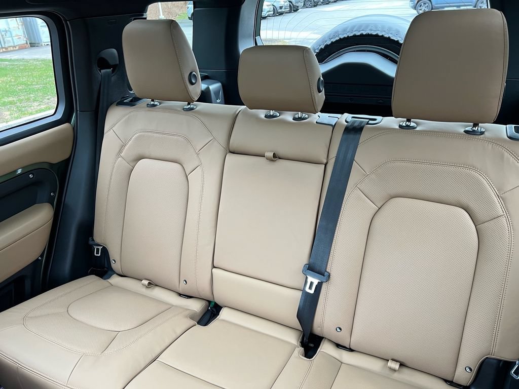 New 2026 Land Rover Defender 110 X-Dynamic SE AWD/4WD image 21
