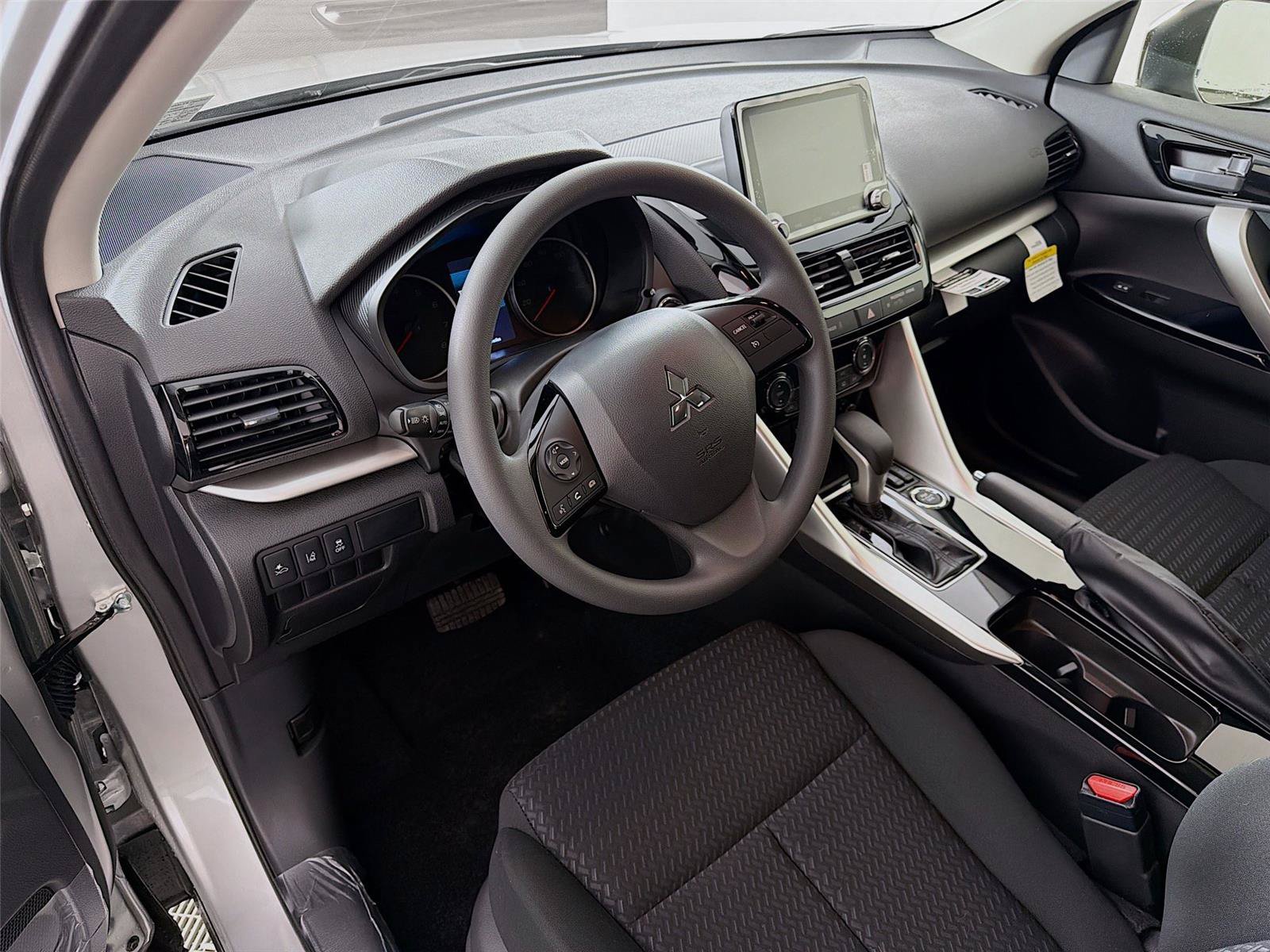 New 2026 Mitsubishi Eclipse Cross LE AWD/4WD image 9