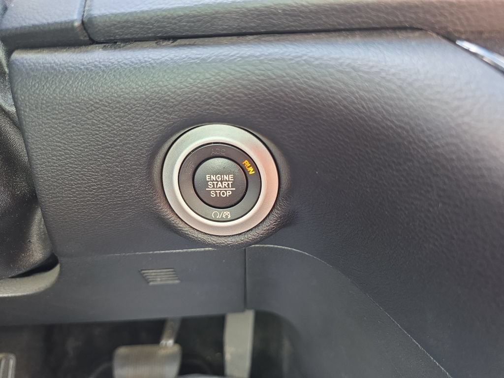 Used 2020 Chrysler Pacifica Touring w/ S Appearance Package FWD image 27