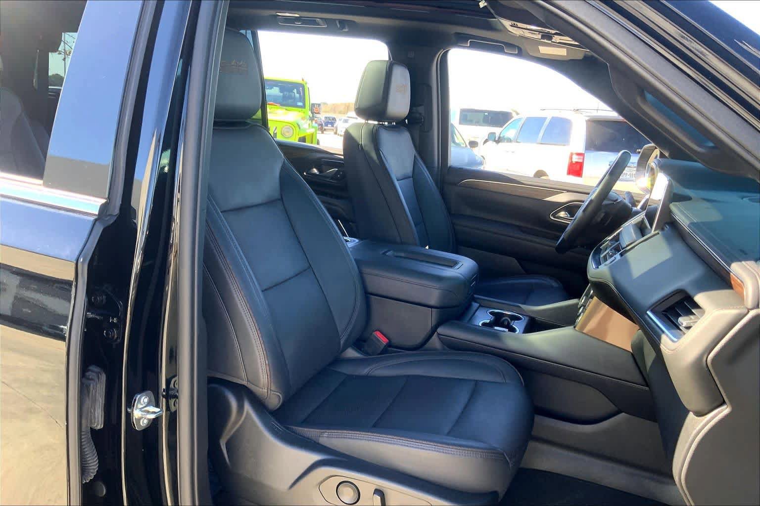 Used 2022 Chevrolet Tahoe High Country w/ Max Trailering Package AWD/4WD image 9