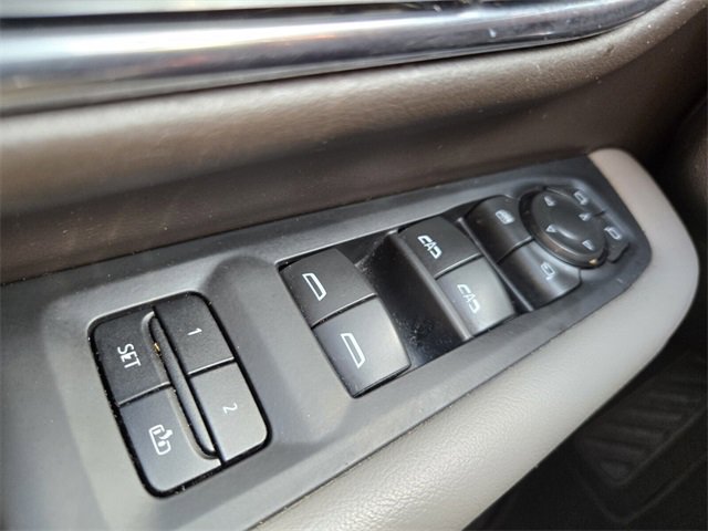 Used 2022 GMC Yukon SLT w/ SLT Luxury Package image 32