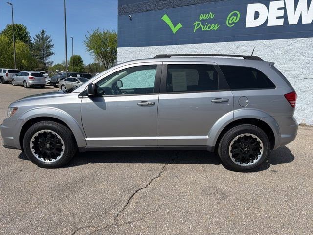 Used 2018 Dodge Journey SE FWD image 2