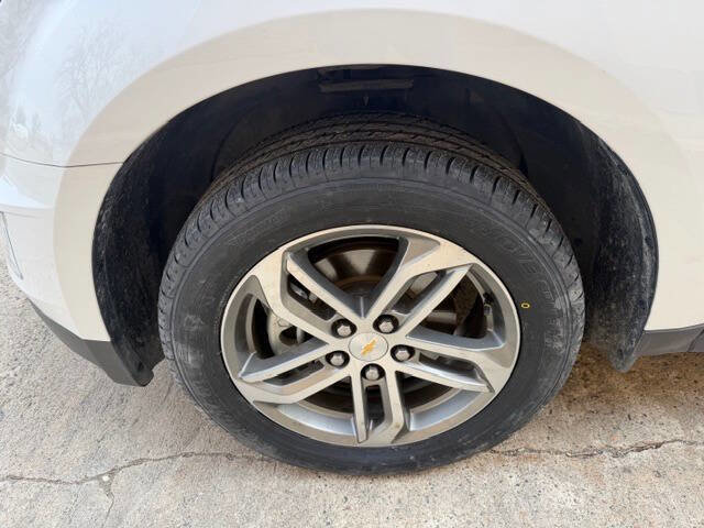 Used 2016 Chevrolet Equinox LTZ w/ Enhanced Convenience Package image 7