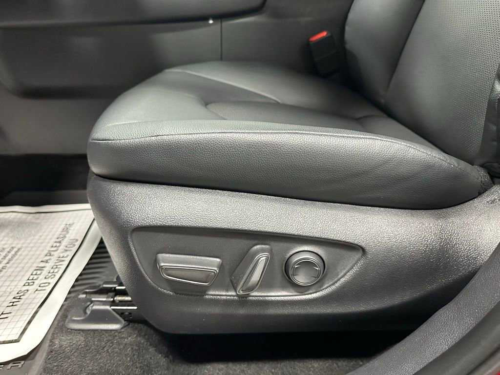 Used 2025 Toyota Grand Highlander FWD image 12