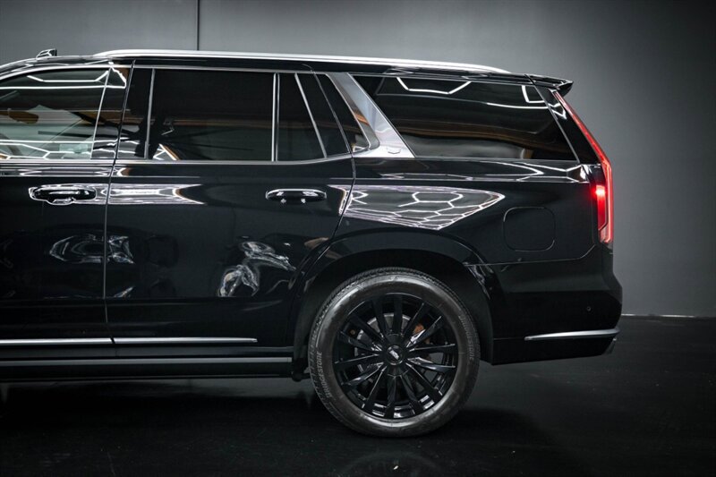 Used 2023 Cadillac Escalade Premium Luxury w/ Performance Package AWD/4WD image 6