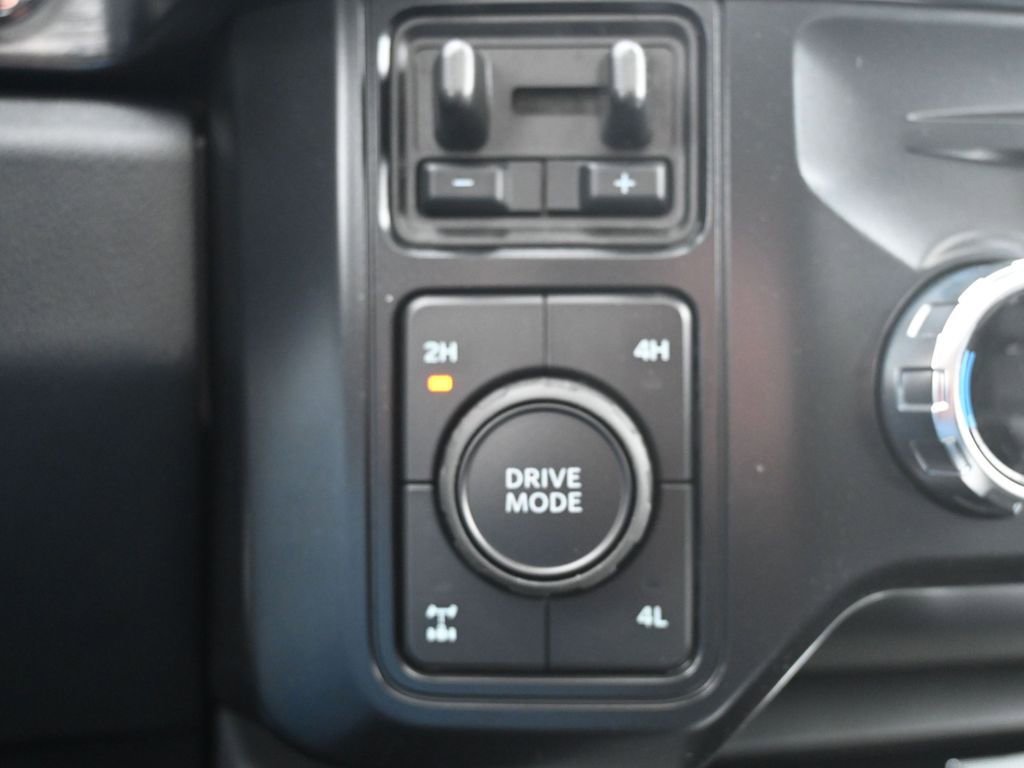 New 2025 Ford F350 Lariat w/ Lariat Ultimate Package image 37