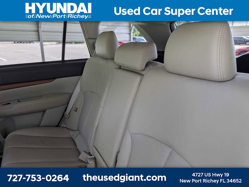 Used 2013 Subaru Outback 2.5i Limited w/ Moonroof Pkg AWD/4WD image 16