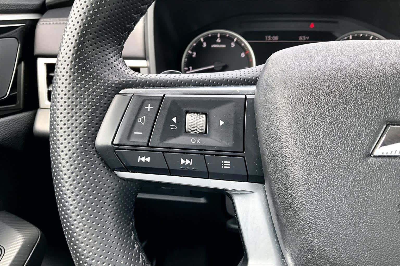 Used 2025 Mitsubishi Outlander SE AWD/4WD image 24