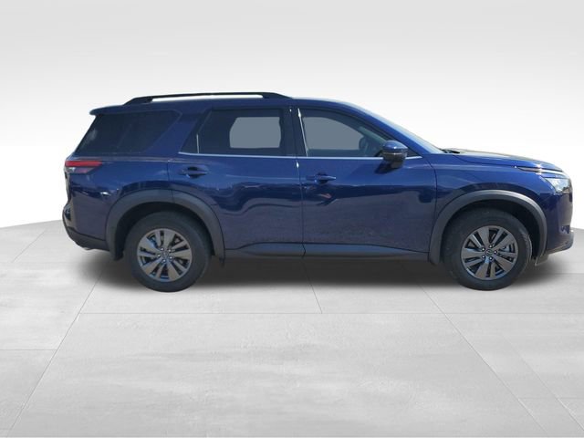 Used 2025 Nissan Pathfinder SV w/ SV Premium Package AWD/4WD image 3