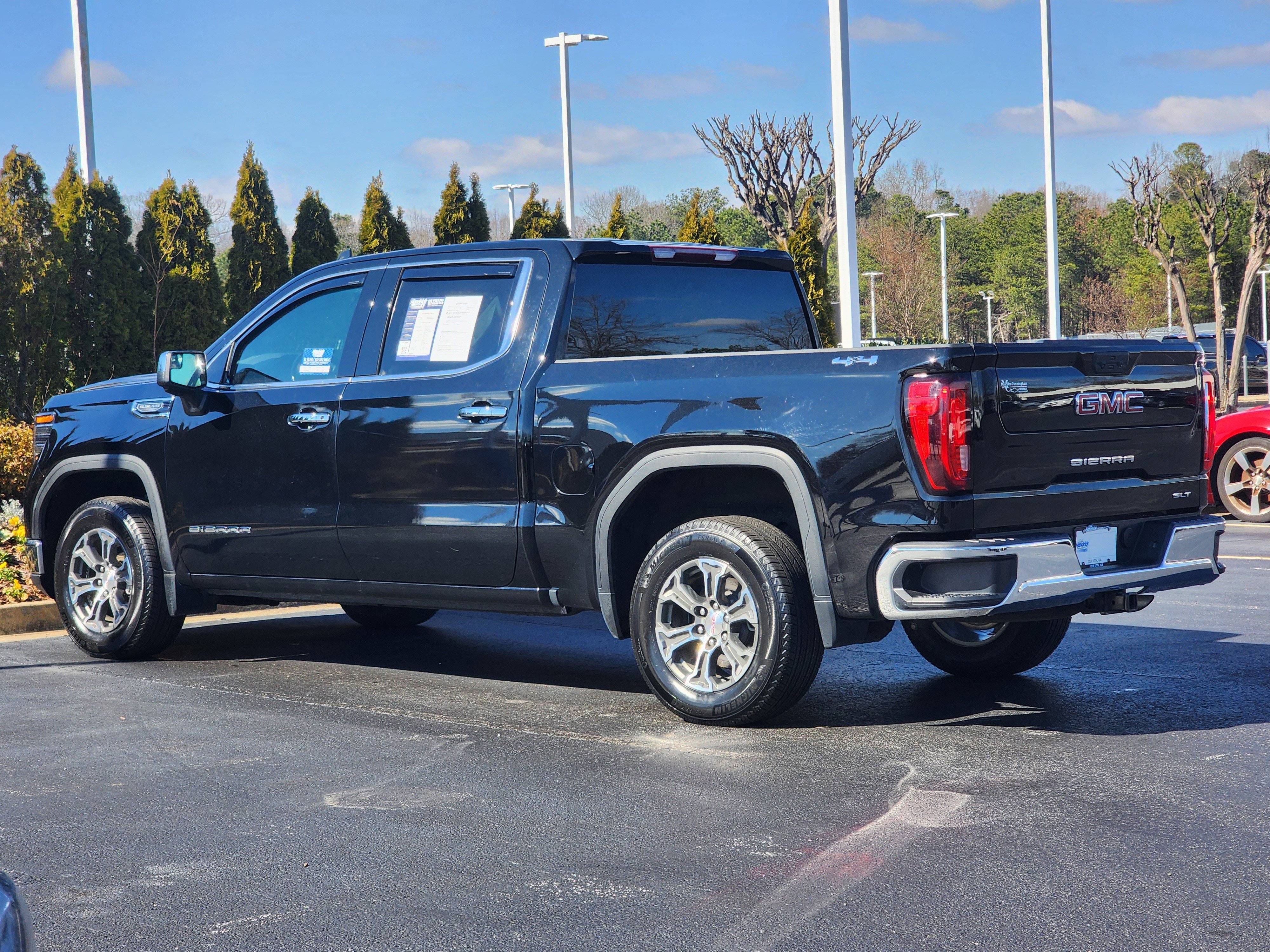 Used 2024 GMC Sierra 1500 SLT image 10