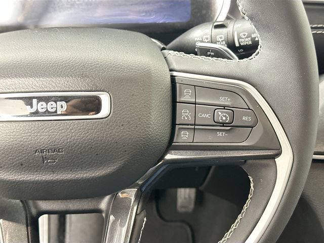 Used 2023 Jeep Grand Cherokee L Laredo image 23