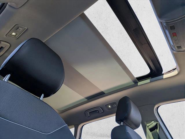 Used 2024 Volkswagen Taos SE image 19