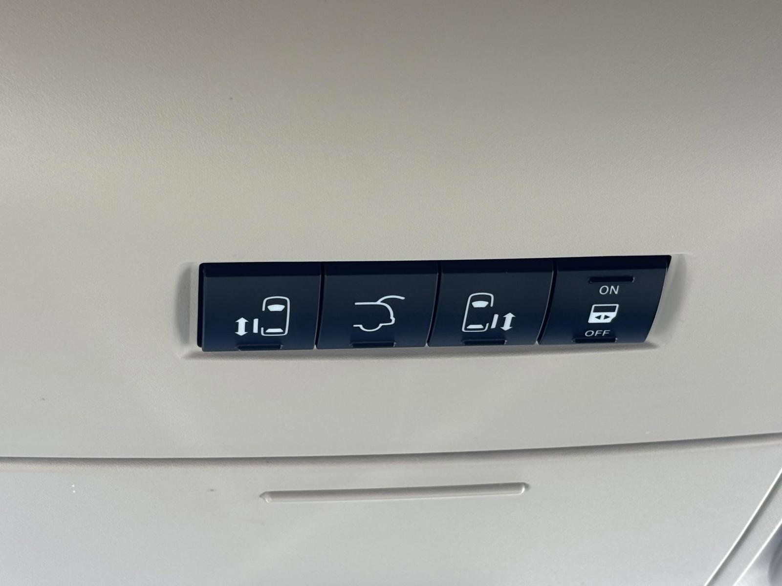 Used 2011 Chrysler Town & Country Touring w/ Security Group image 25