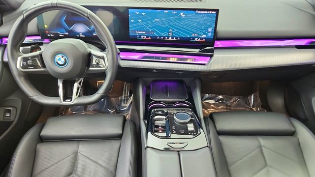 Used 2025 BMW i5 xDrive40 w/ M Sport Package image 36