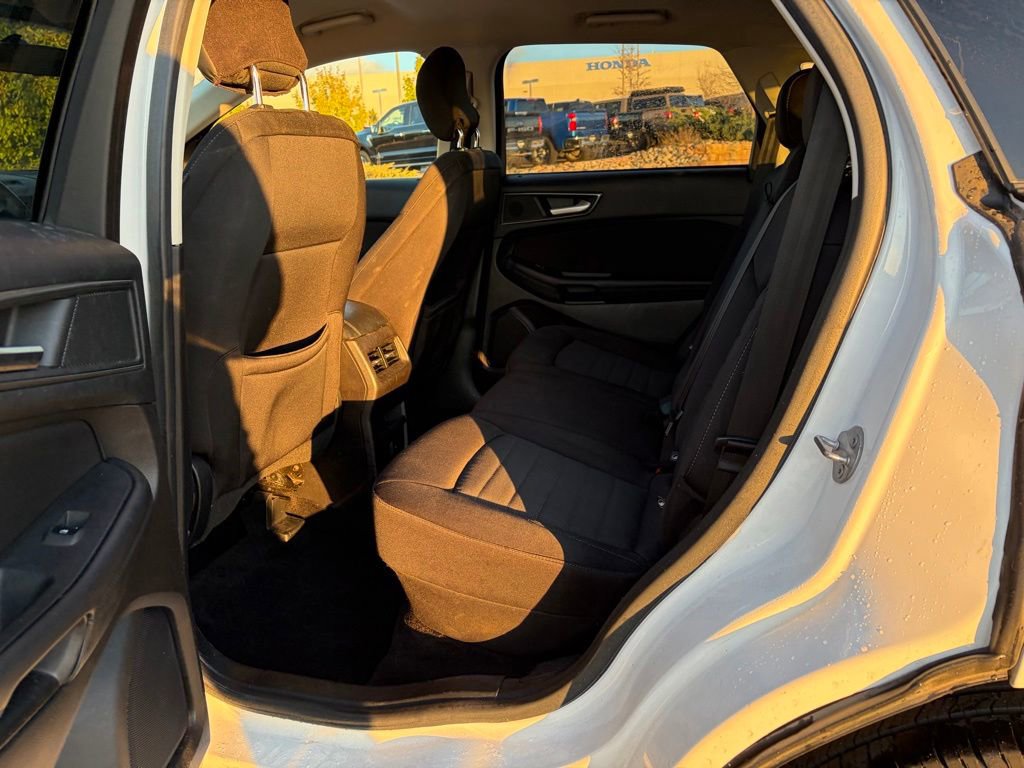 Used 2017 Ford Edge SE AWD/4WD image 12