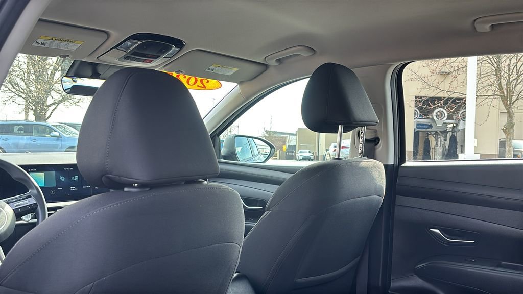 Used 2025 Hyundai Tucson SE AWD/4WD image 32