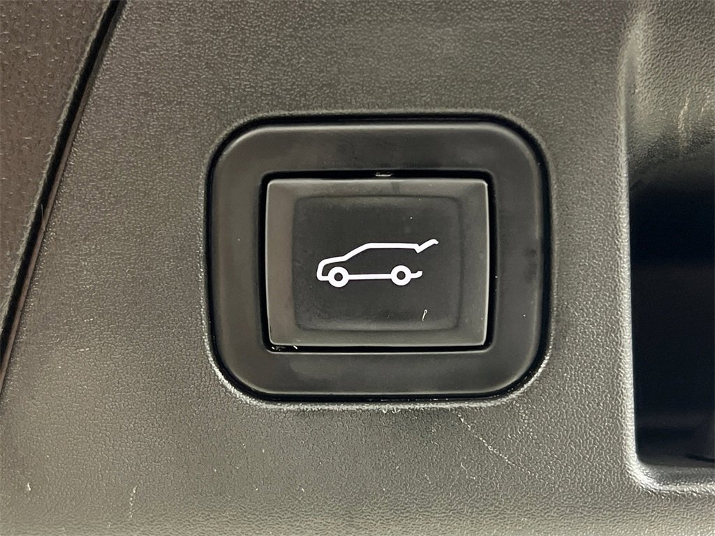 Used 2023 Buick Envision Essence w/ Sport Touring Package image 20