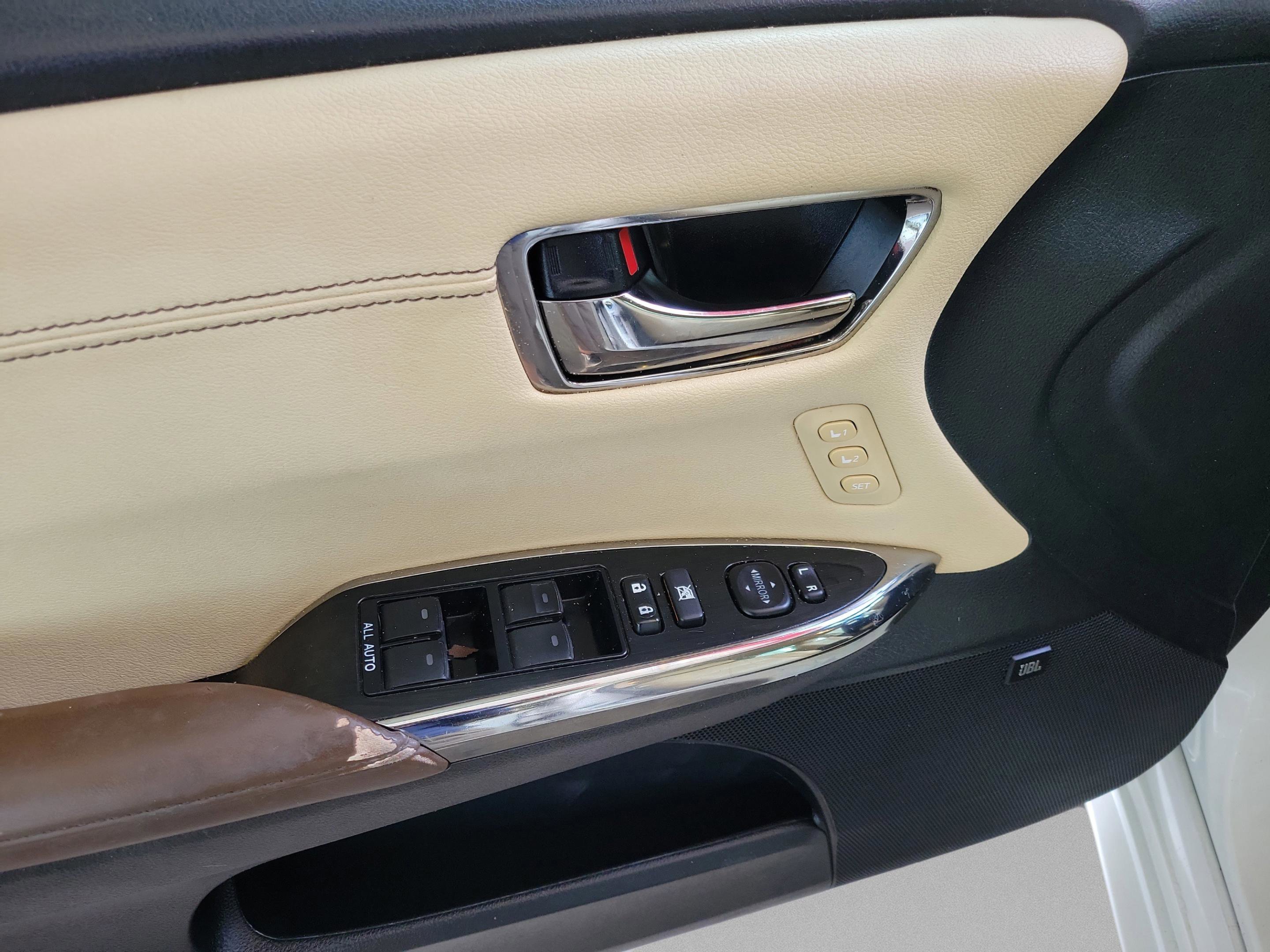 Used 2017 Toyota Avalon Limited FWD image 11