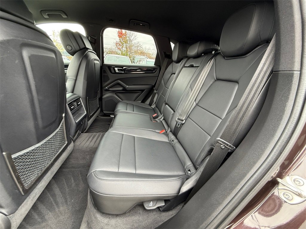Used 2022 Porsche Cayenne image 23