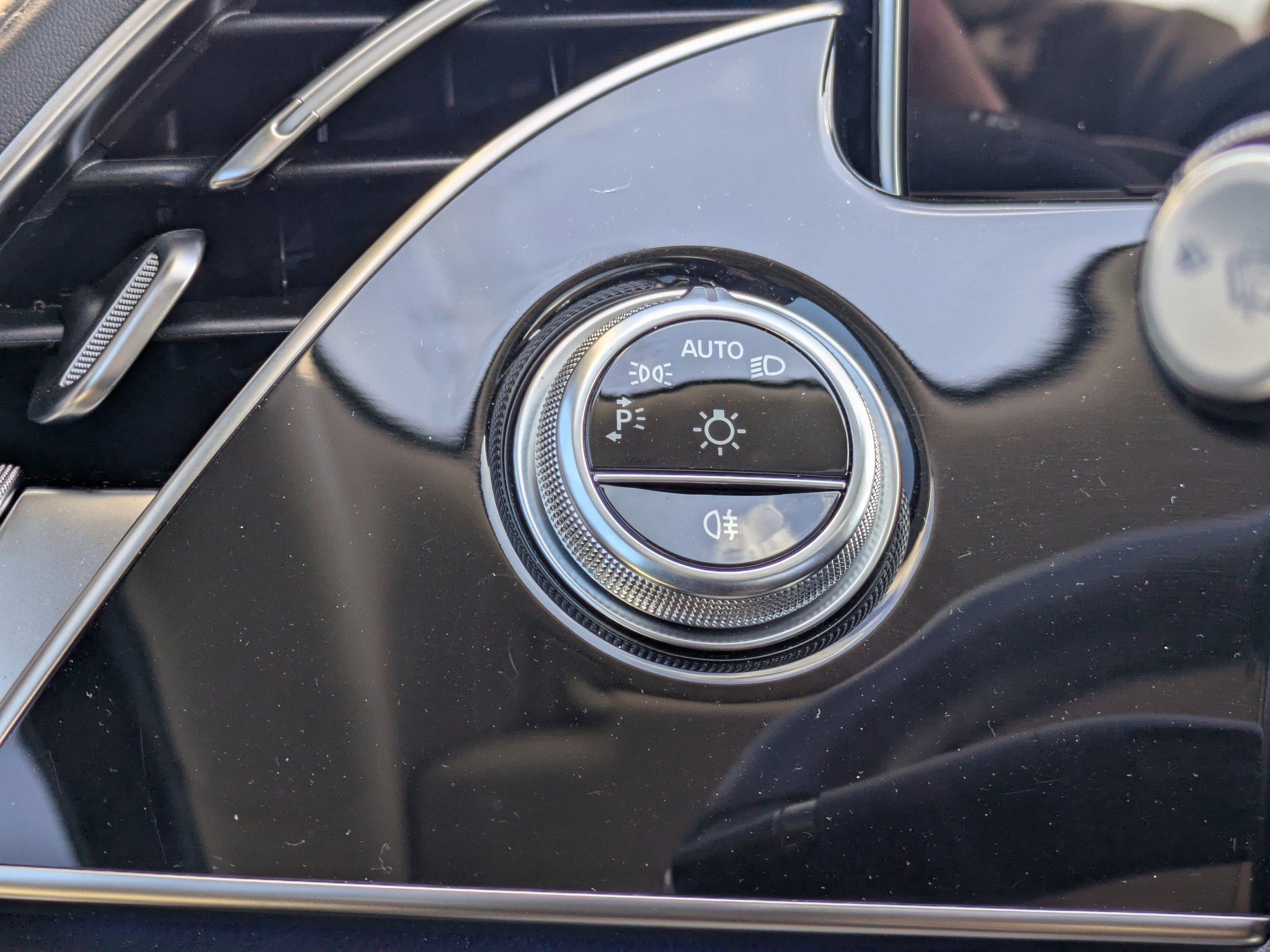 Used 2025 Mercedes-Benz E 350 4MATIC Sedan image 26