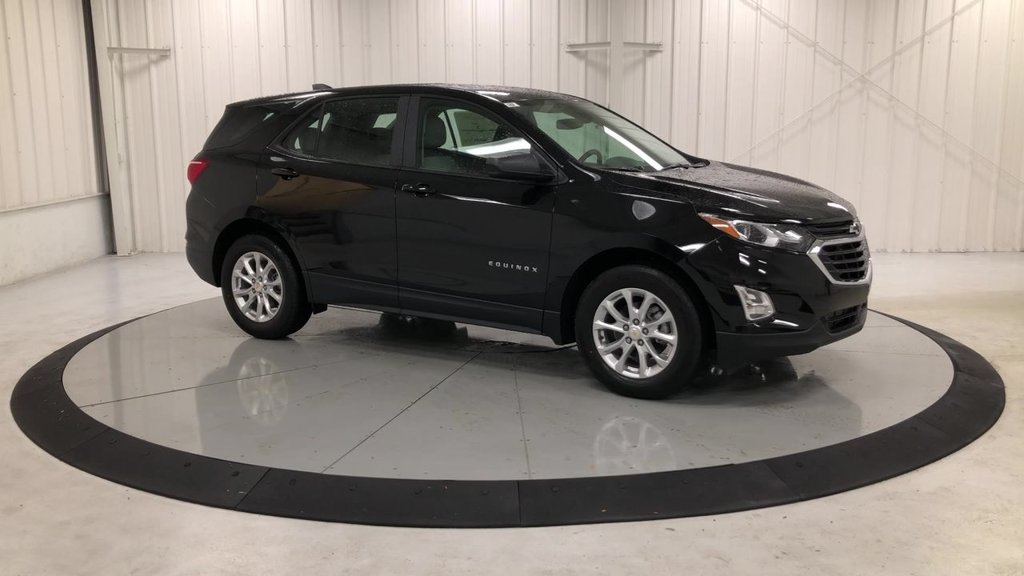 Used 2020 Chevrolet Equinox LS FWD image 2