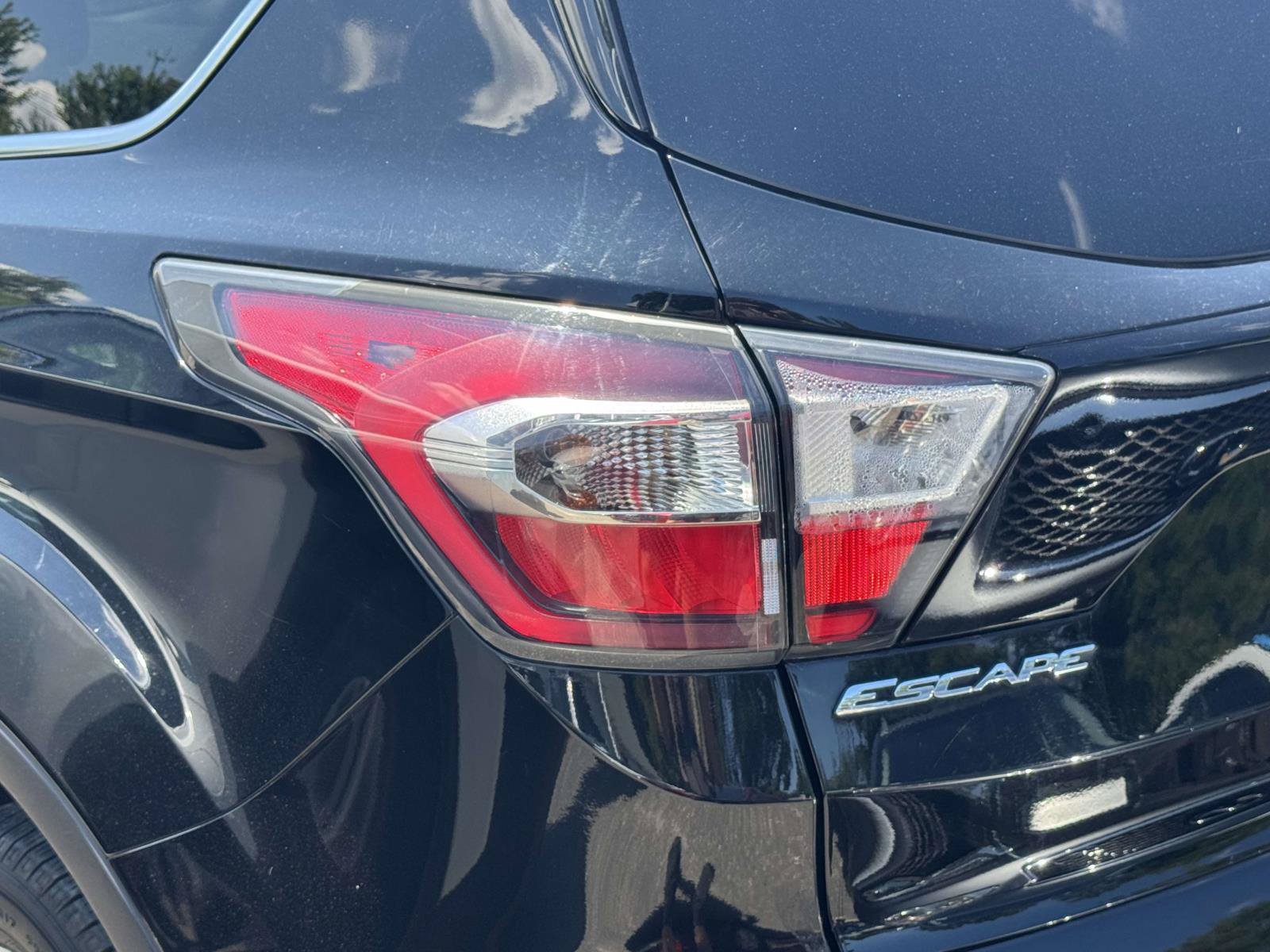 Used 2017 Ford Escape SE AWD/4WD image 7