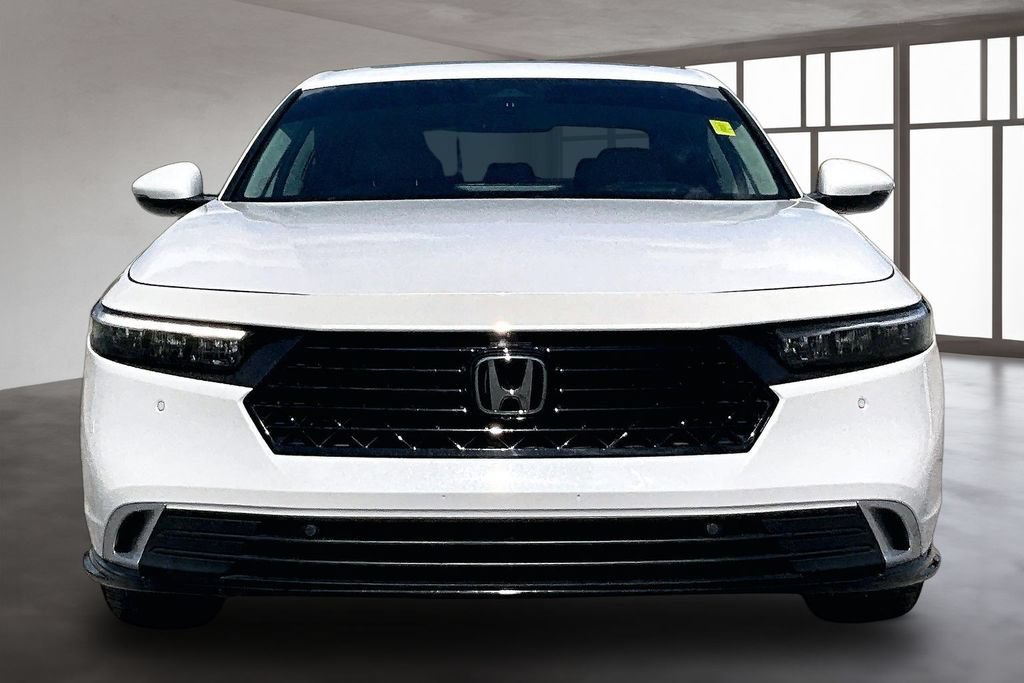 Used 2023 Honda Accord Touring image 2