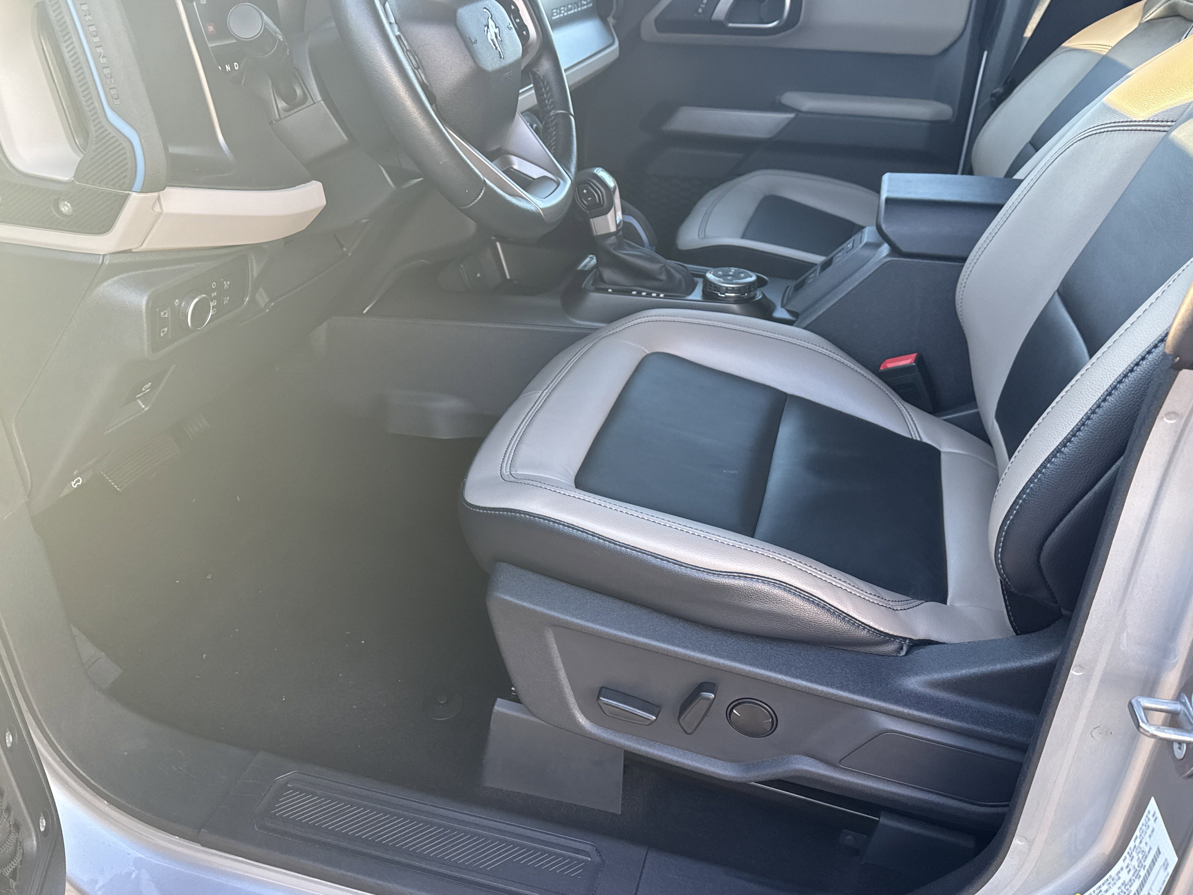 Used 2022 Ford Bronco Wildtrak image 16