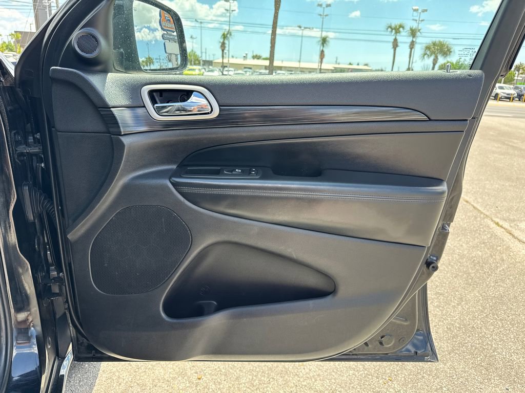 Used 2020 Jeep Grand Cherokee Altitude image 18